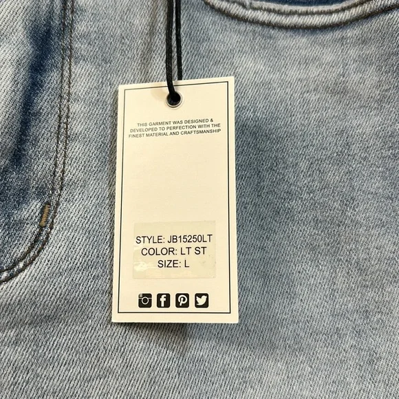 Judy Blue HW fray hem cut off dad shorts. Front rise 11” inseam 4.5” 15250 - Picture 2 of 7